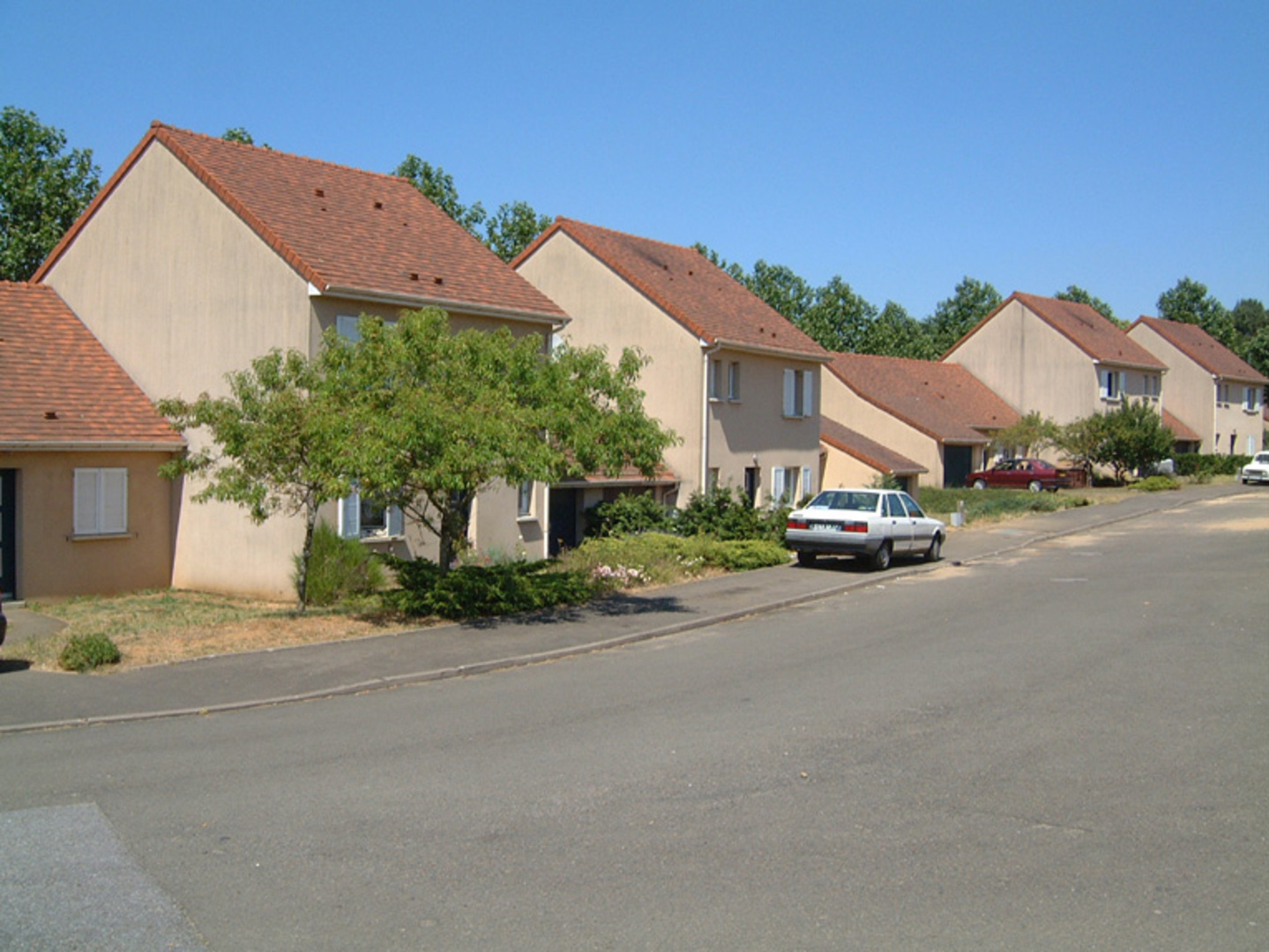 72_Lombron_Square de l'Erabert.jpg